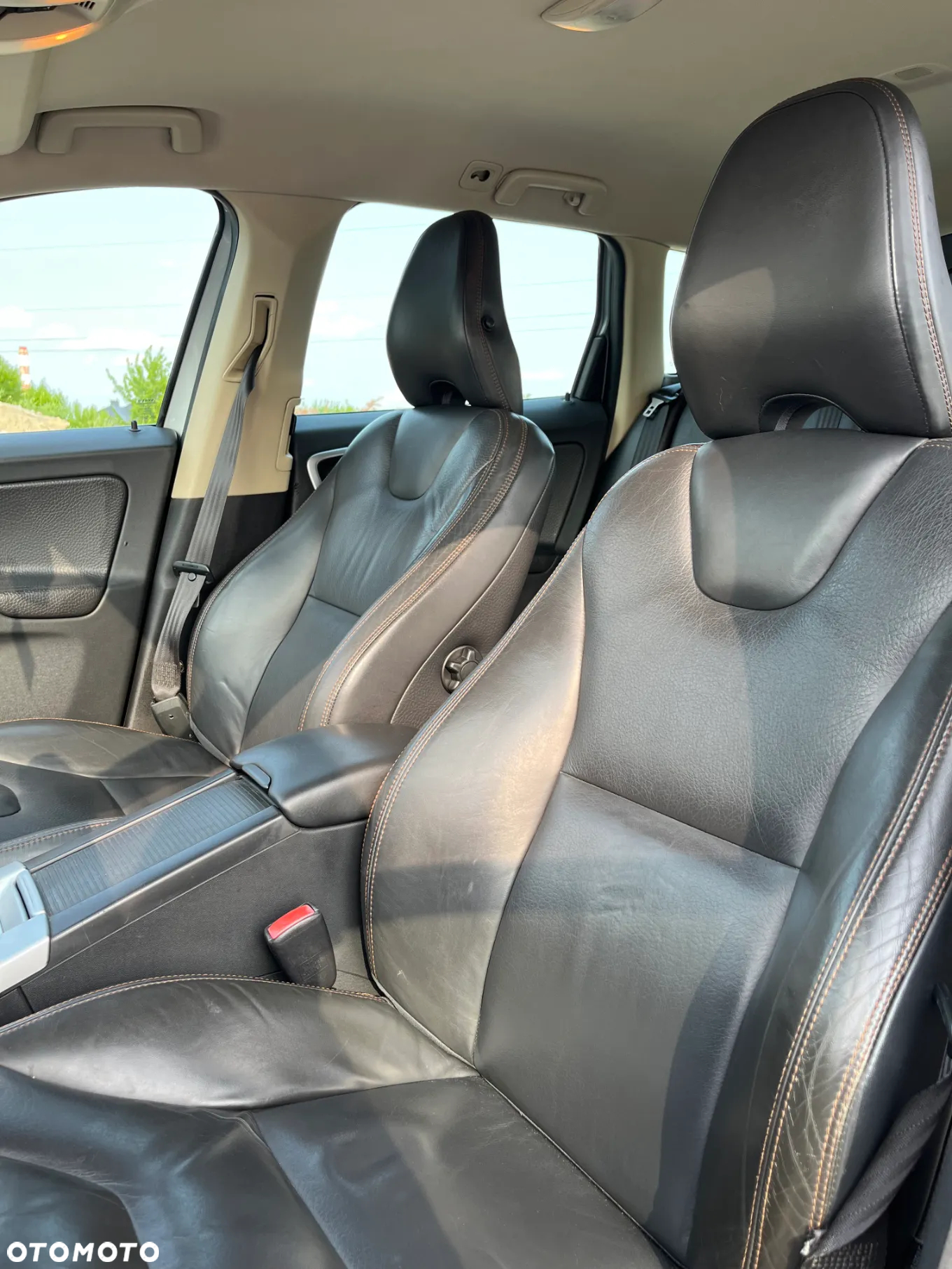 Volvo XC 60 D5 AWD - 9