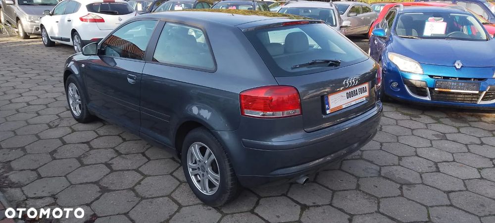 Audi A3 Sportback 2.0 FSI Attraction - 3