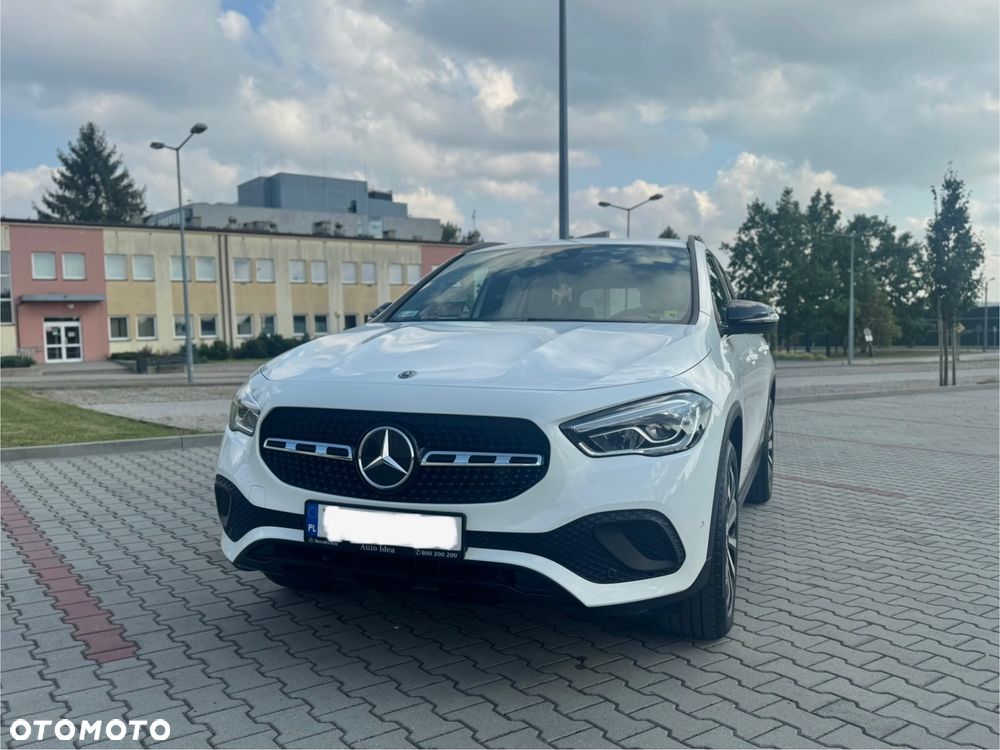Mercedes-Benz GLA 200 - 2