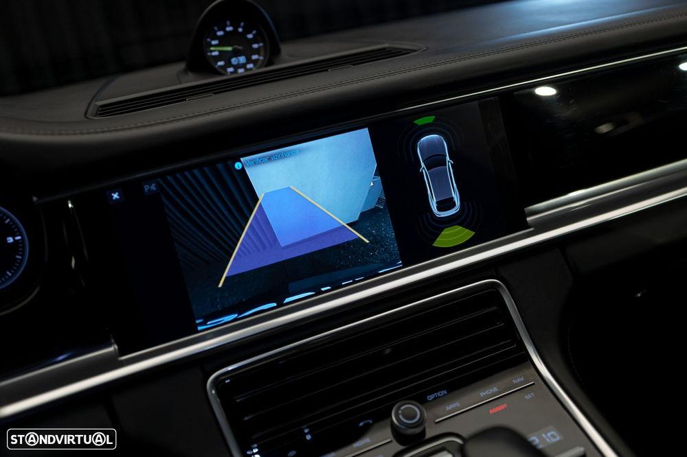 Porsche Panamera Sport Turismo 4 E-Hybrid Edition 10 Anos - 26