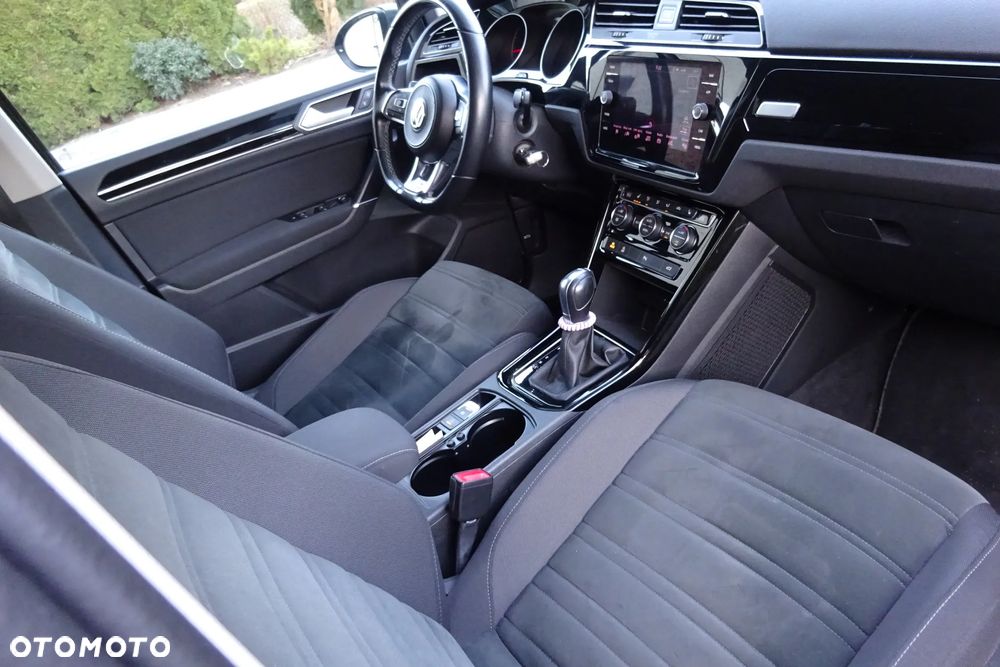 Volkswagen Touran - 8