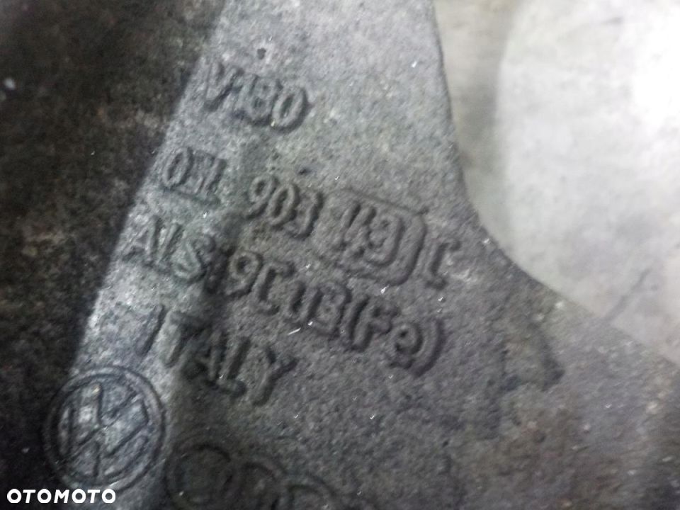 VW T5 2.0 TDI ŁAPA UCHWYT SILNIKA 03L903143C - 3