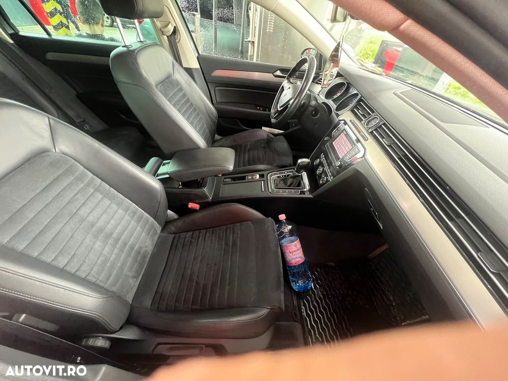 Volkswagen Passat Variant 2.0 TDI SCR DSG Highline - 2