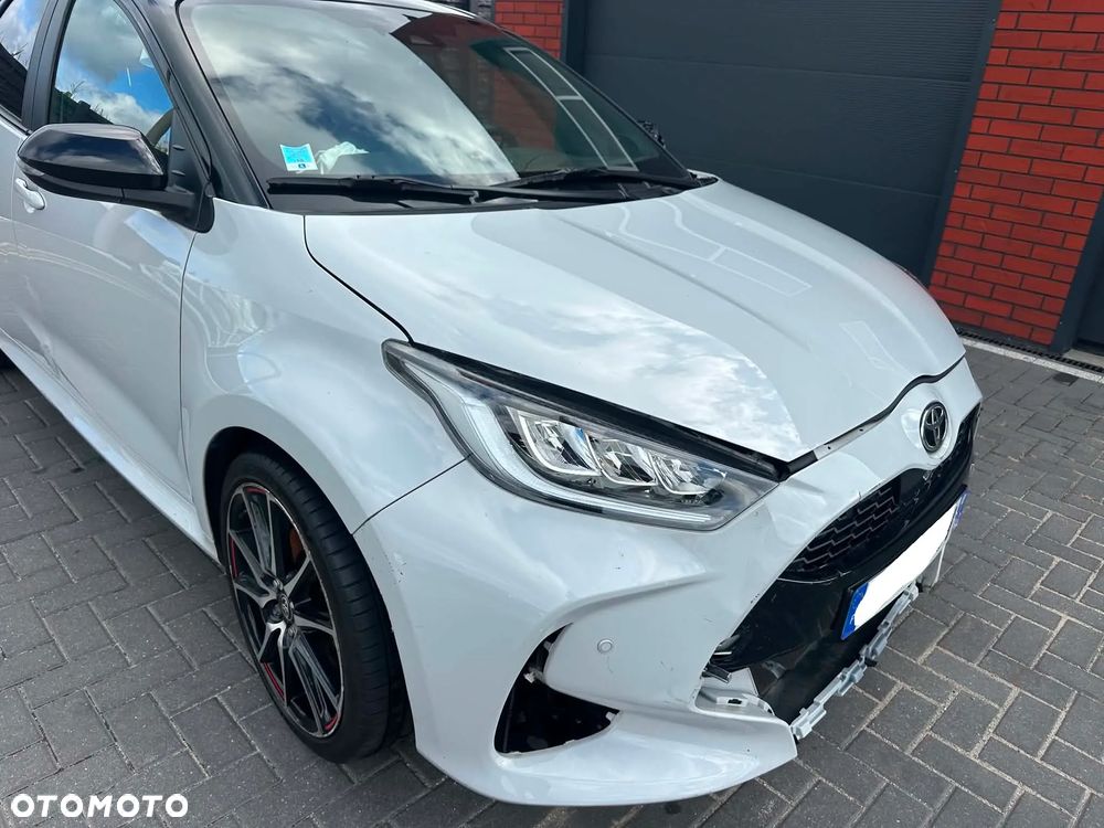 Toyota Yaris Hybrid 1.5 GR Sport - 23