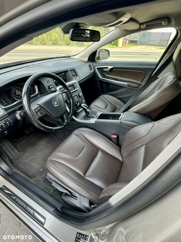 Volvo V60 D2 Drive-E Summum - 11