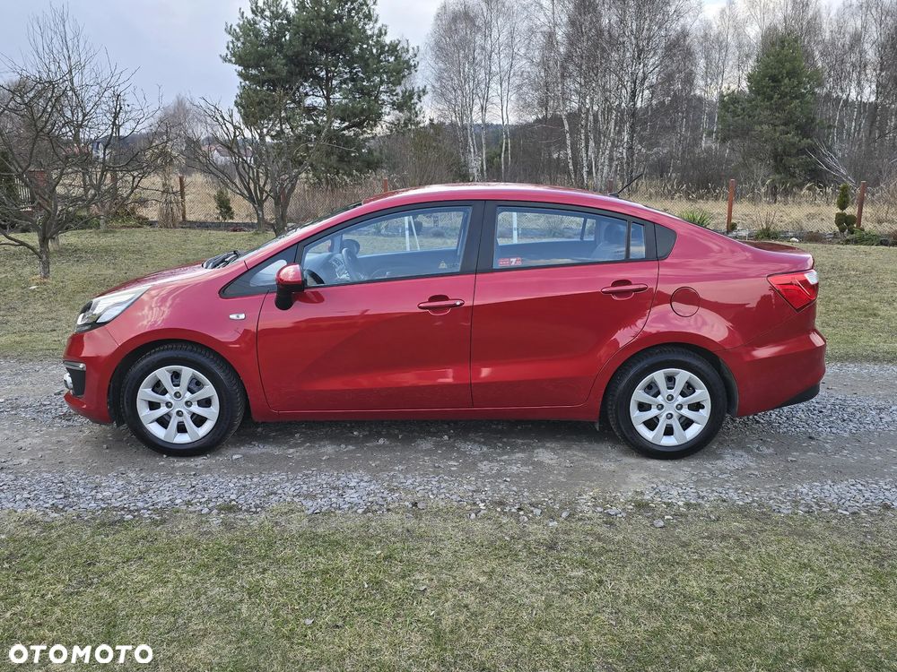 Kia Rio 1.2 L - 12