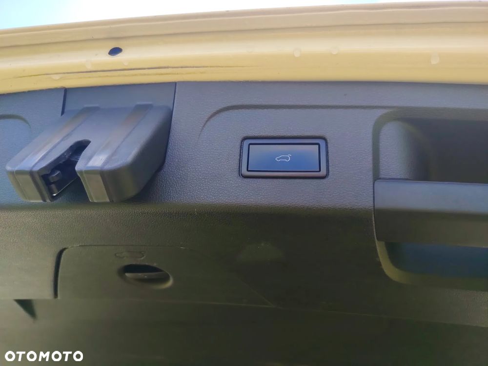 Volkswagen Touran - 16