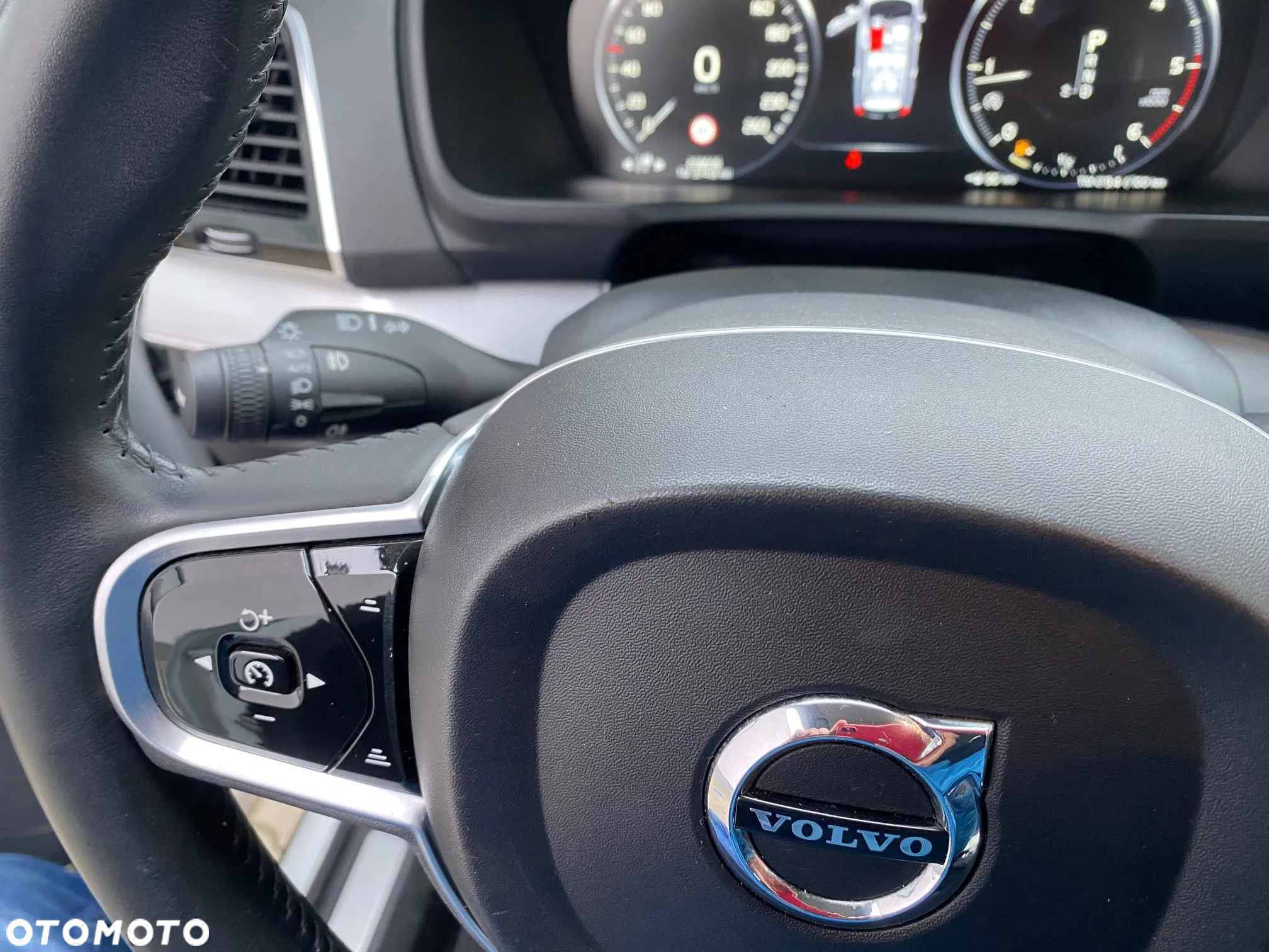 Volvo XC 90 D5 AWD Momentum 7os - 27
