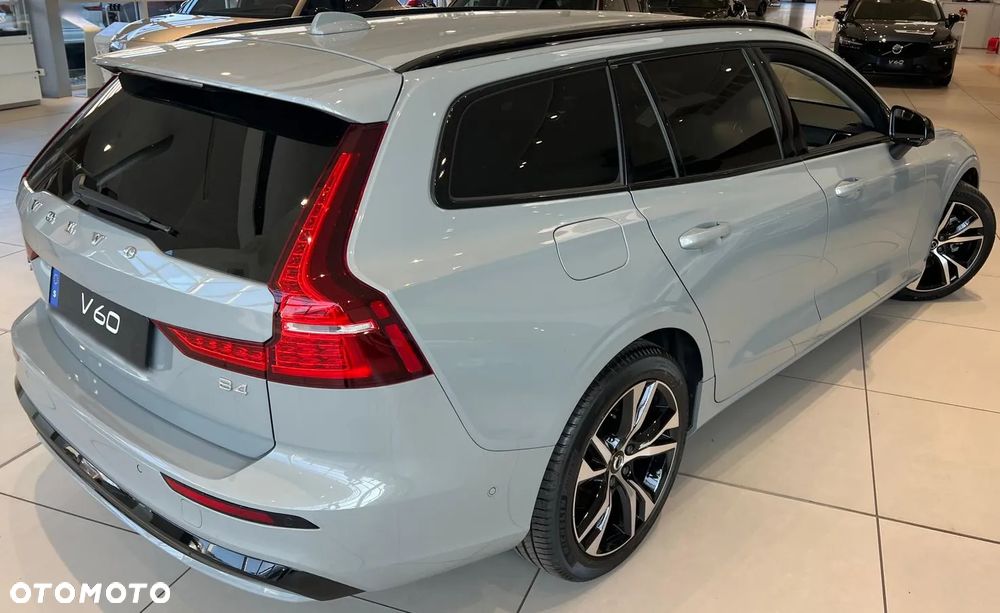 Volvo V60 B4 B DKG Plus Dark - 16