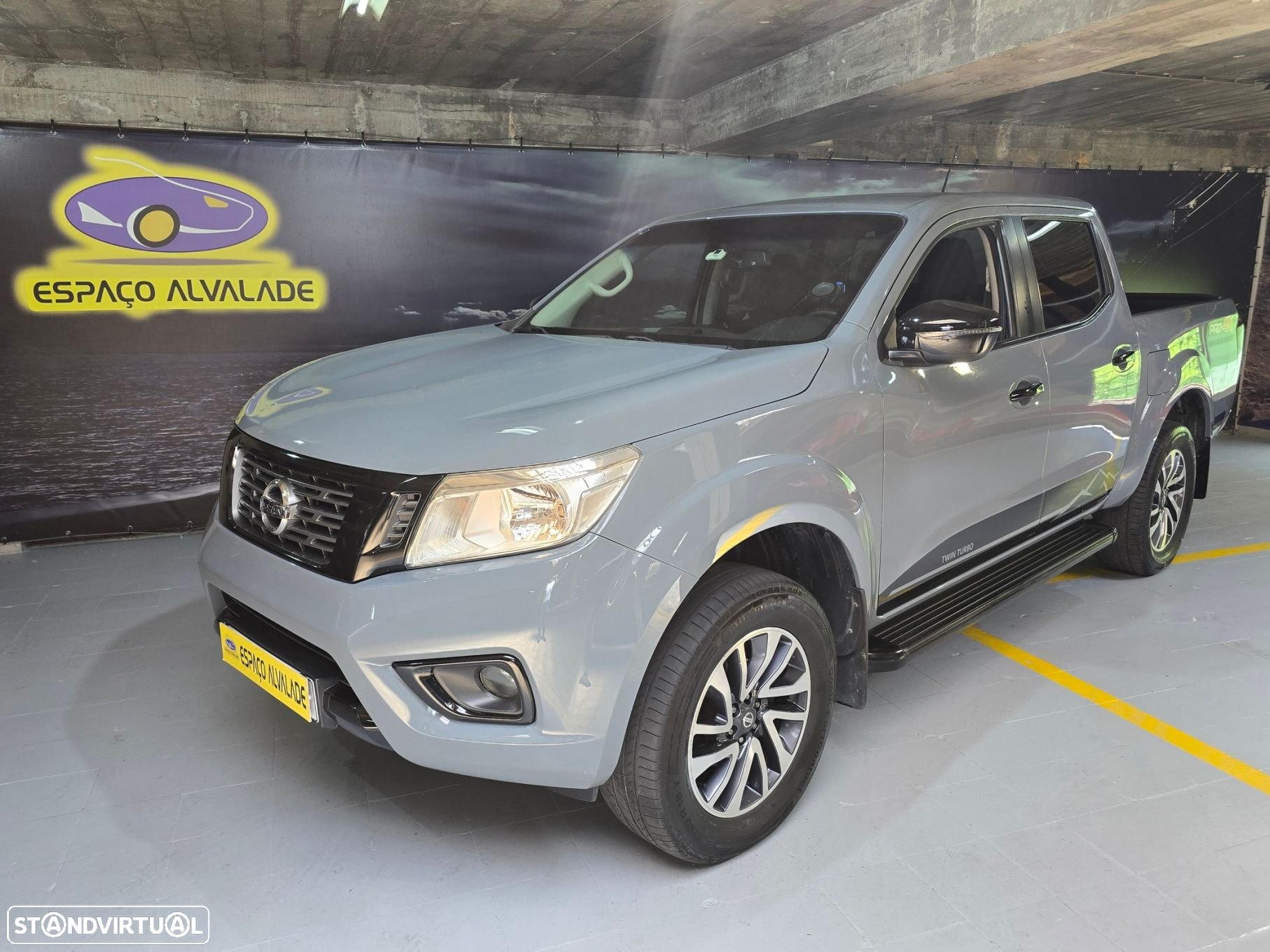 Nissan Navara 2.3 dCi CD 4WD Tekna - 2
