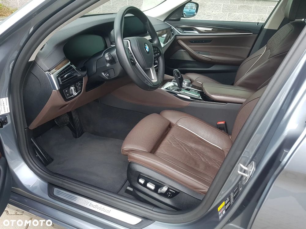 BMW Seria 5 530e iPerformance xDrive Luxury Line - 25