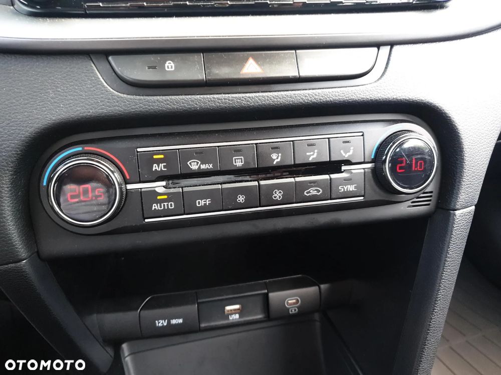 Kia Ceed 1.5 T-GDI M - 23