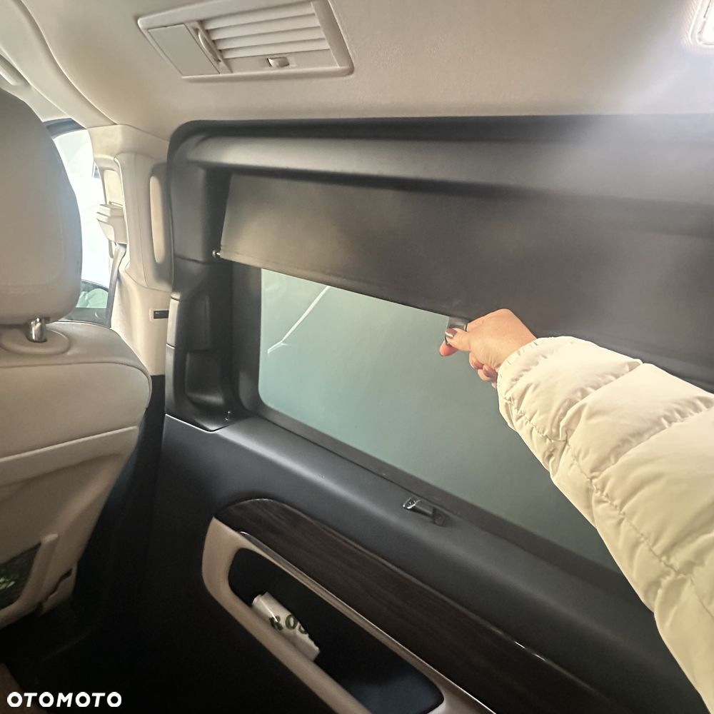 Mercedes-Benz Klasa V - 9