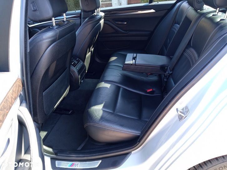 BMW Seria 5 528i xDrive - 13