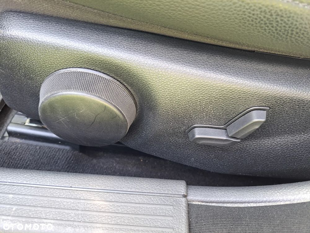 Mercedes-Benz Klasa C 220 CDI DPF Automatik BlueEFFICIENCY Avantgarde - 15
