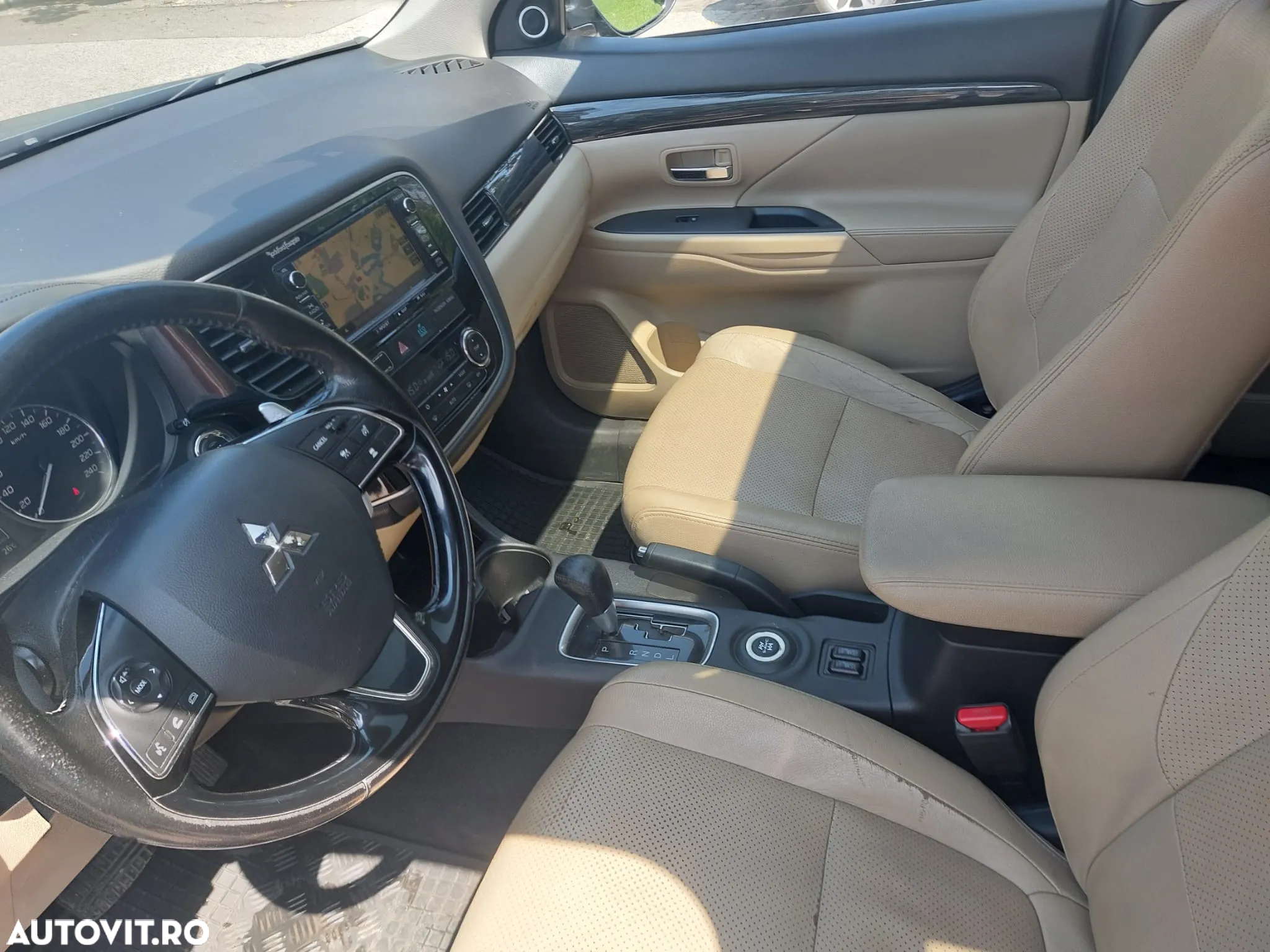 Mitsubishi Outlander 2.2 Litre DI-D AWD Intense Aut. - 29