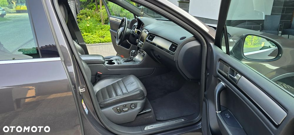 Volkswagen Touareg 3.0 V6 TDI BMT R-Style - 22
