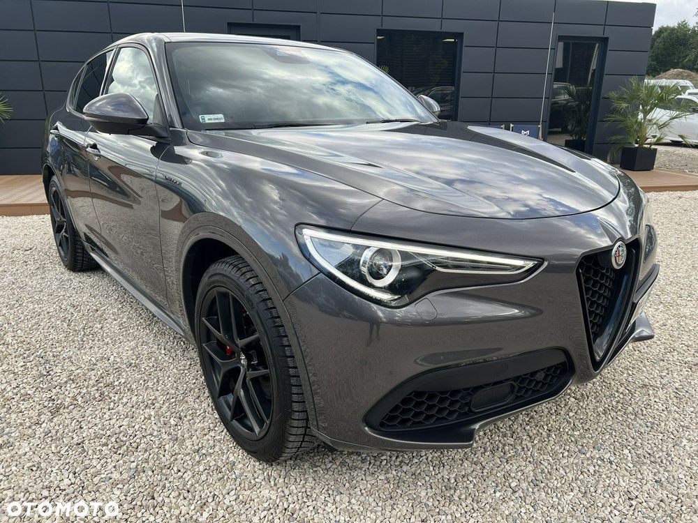 Alfa Romeo Stelvio - 4