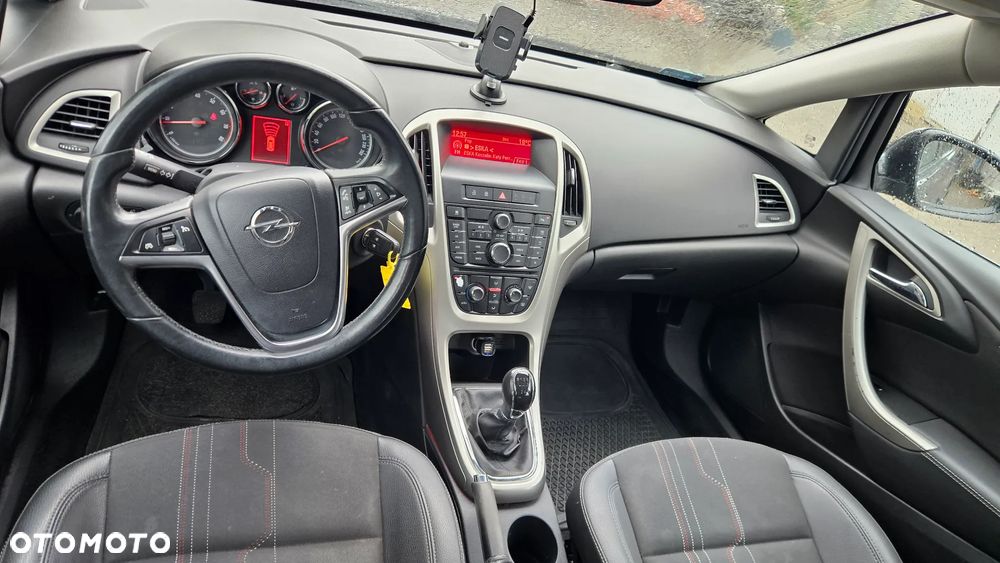 Opel Astra 1.4 T Cosmo EU6 - 5