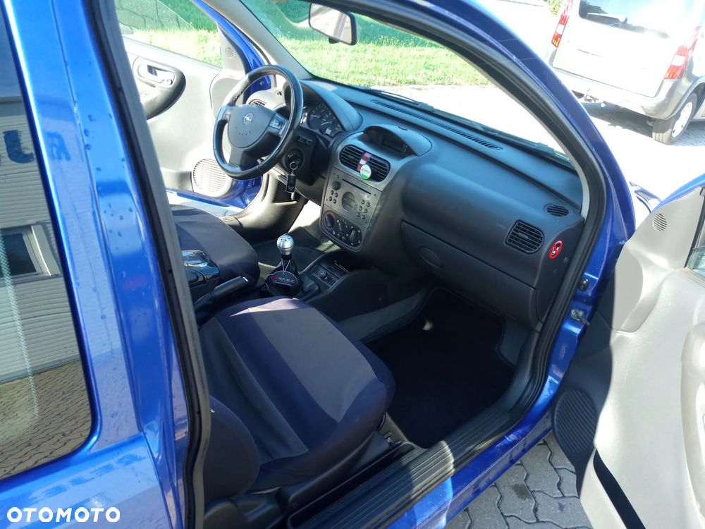 Opel Corsa 1.2 16V - 11