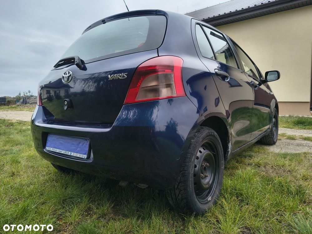 Toyota Yaris - 4