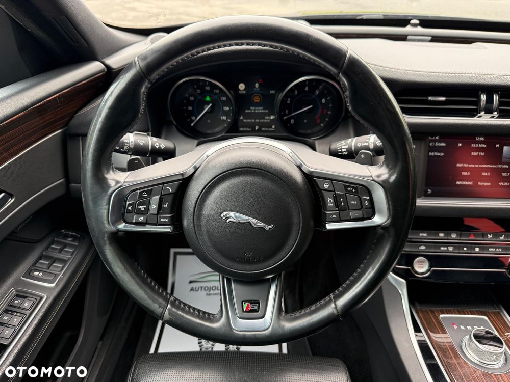 Jaguar XF S AWD - 13