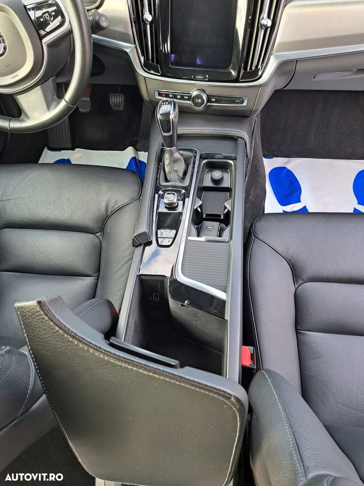Volvo V90 D3 Momentum - 38