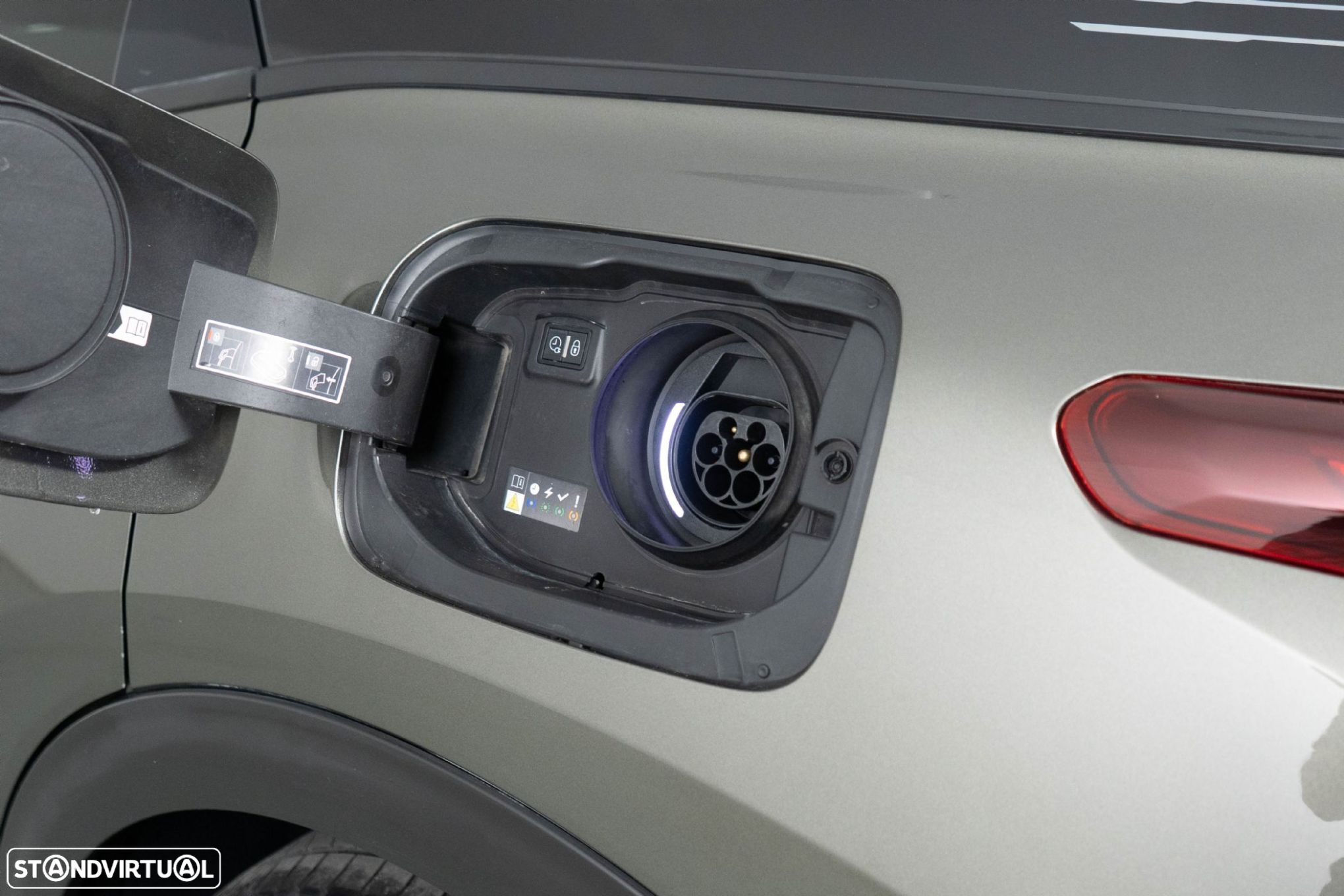 Citroën C5 X 1.6 Hybrid Shine Pack e-EAT8 - 17