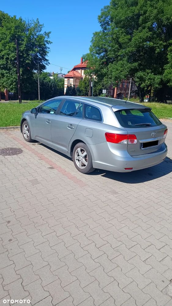 Toyota Avensis 2.0 D-4D Active - 5