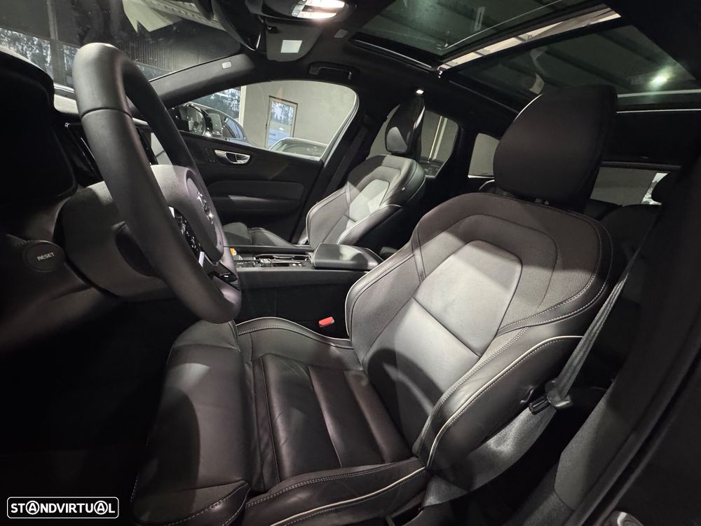 Volvo XC 60 2.0 T6 PHEV R-Design AWD - 25