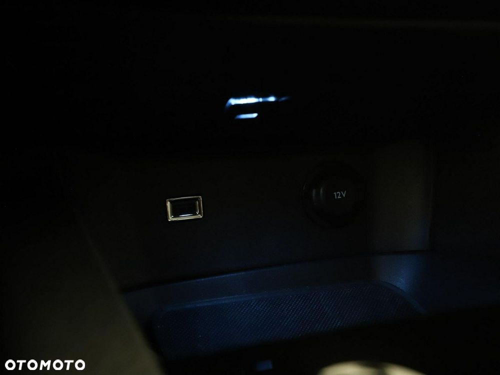 Peugeot 3008 1.6 PureTech GPF Allure S&S EAT8 - 29