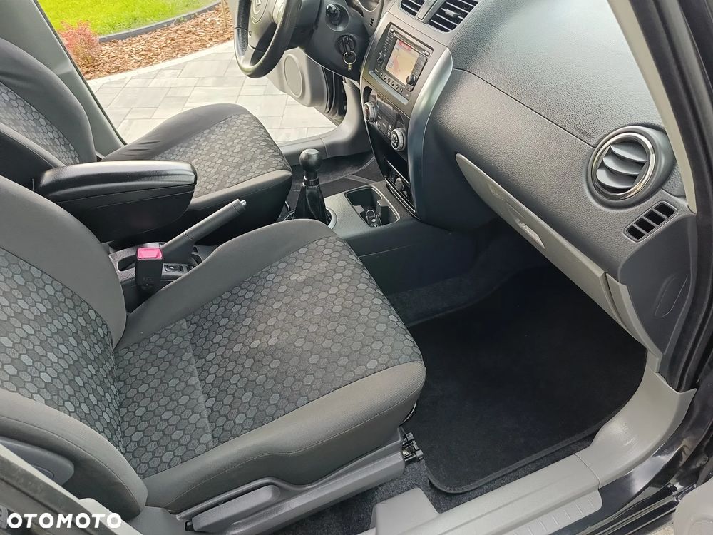 Suzuki SX4 1.6 VVT 4x4 Style - 13