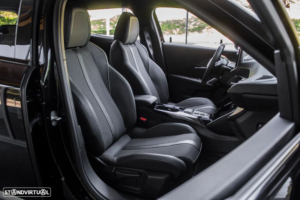 Peugeot e-2008 GT - 28