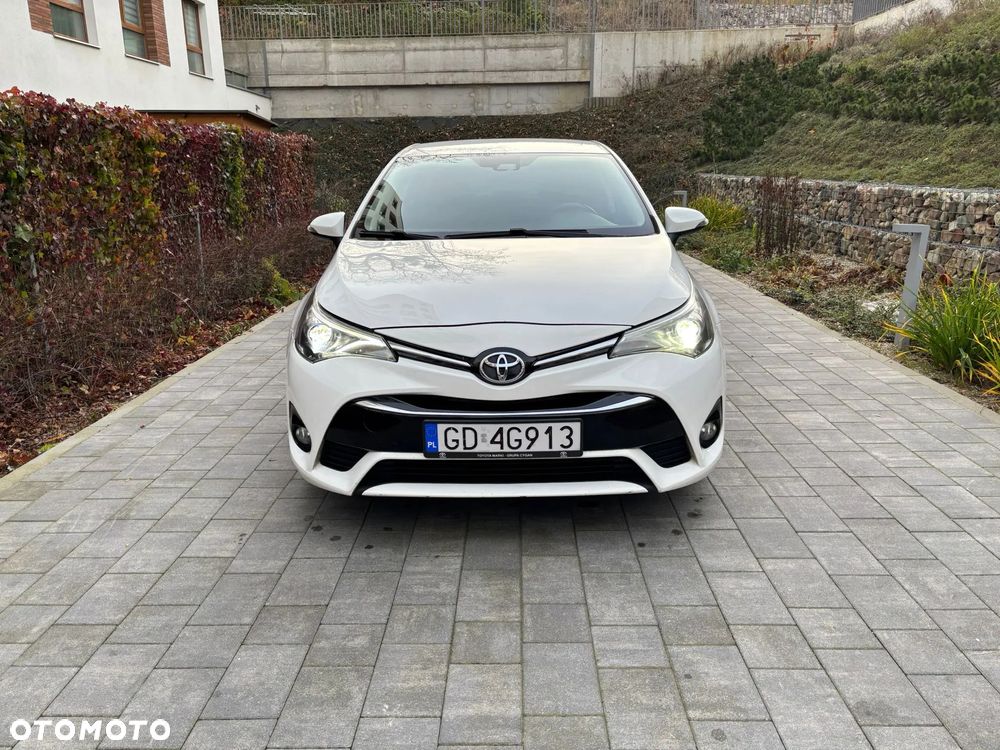 Toyota Avensis 2.0 D-4D Premium - 3