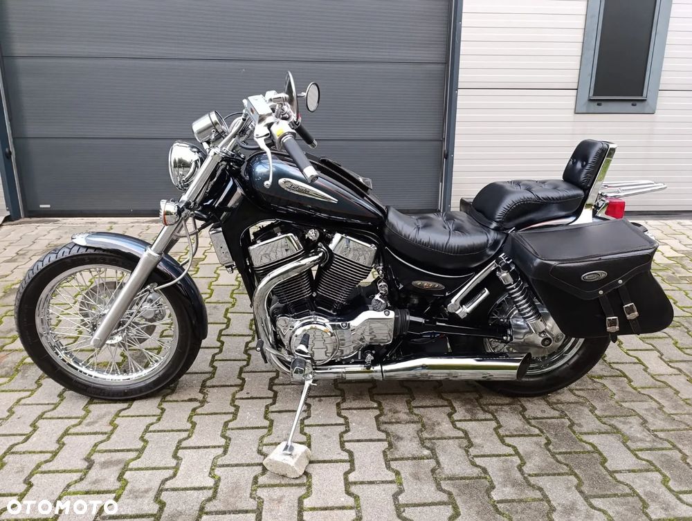 Suzuki Intruder - 8