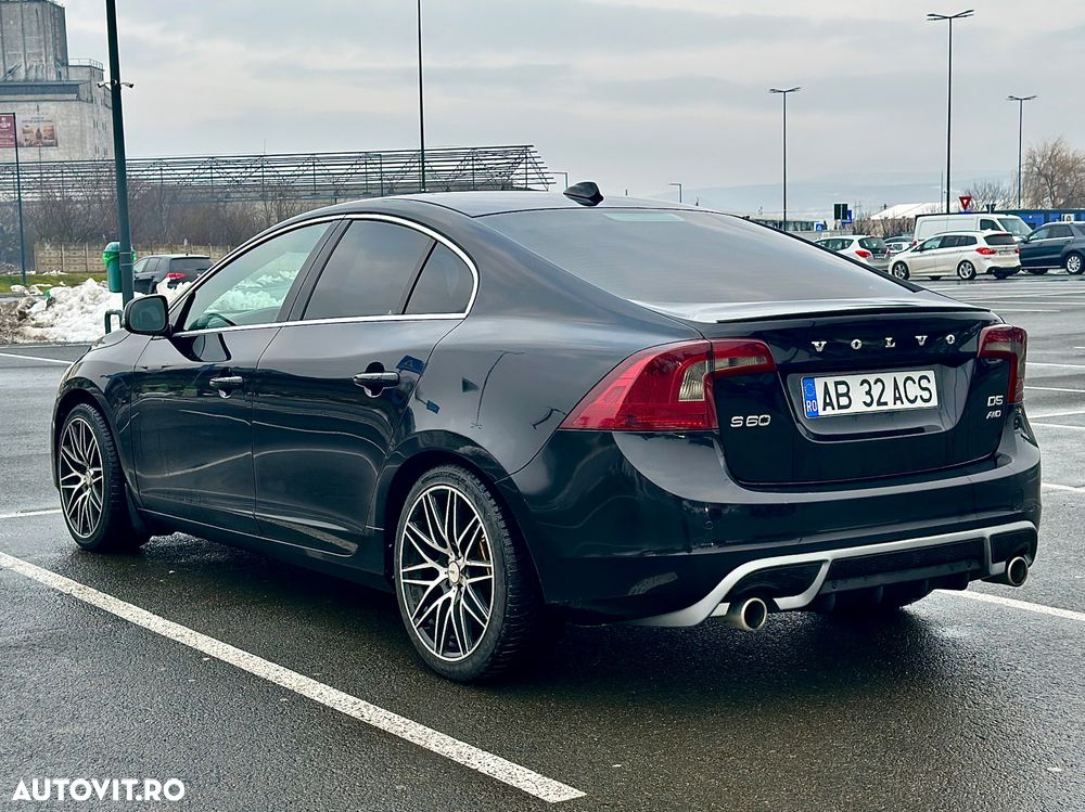 Volvo S60 D5 AWD Geartronic RDesign - 5