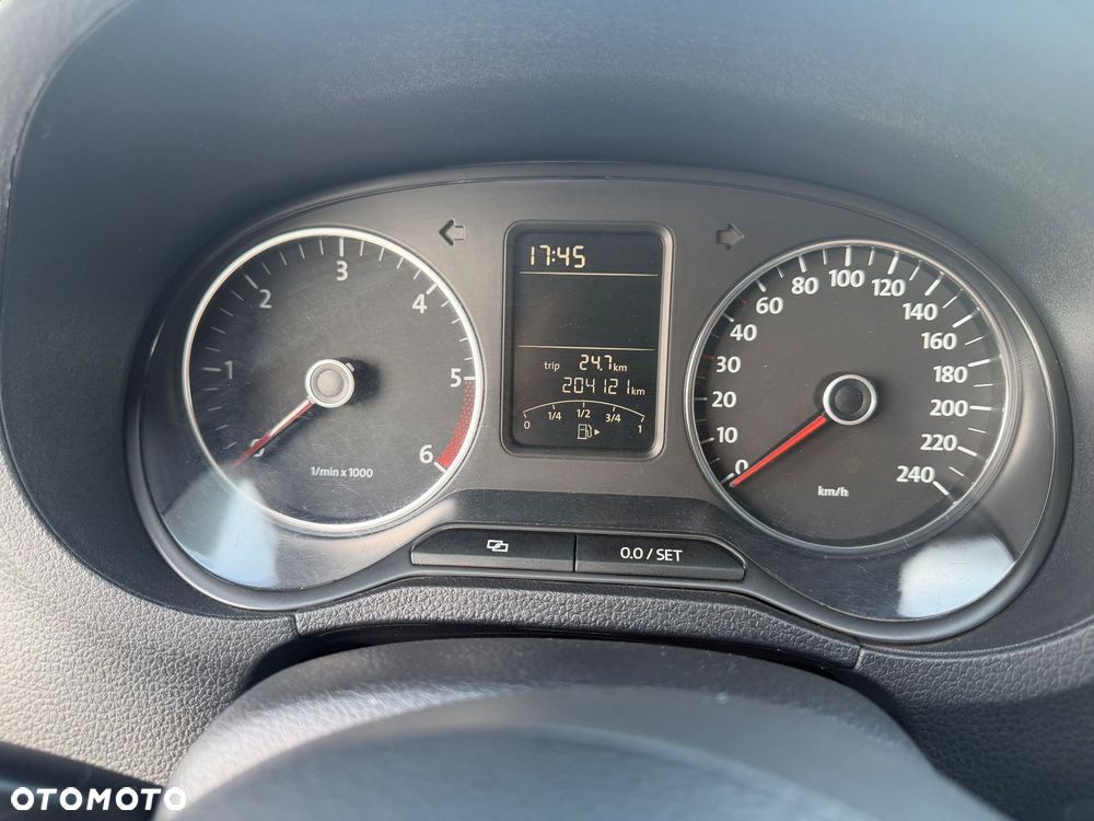 Volkswagen Polo - 15