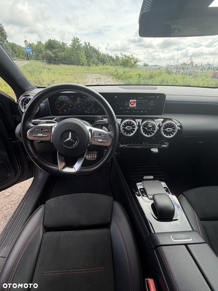 Mercedes-Benz Klasa A 180 d AMG Line 7G-DCT - 11