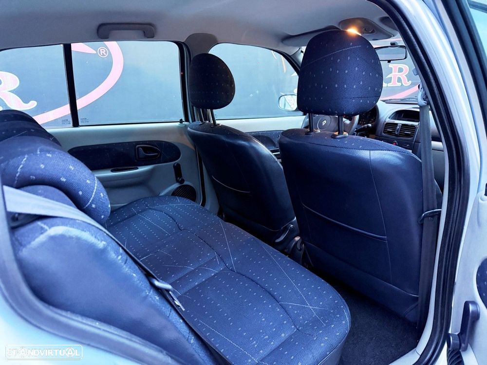 Renault Clio 1.5 dCi Dynamique Luxe - 43