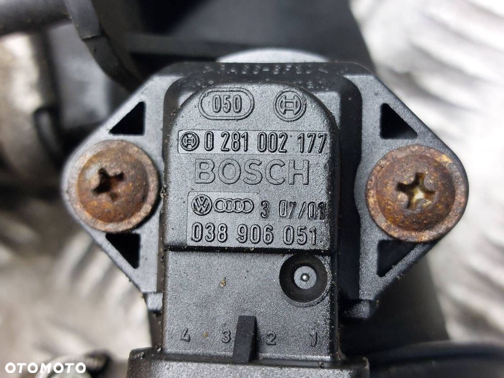 CHŁODNICA POWIETRZA INTERCOOLER + RURY PASSAT B5 1.8 T 8D0145805D - 3