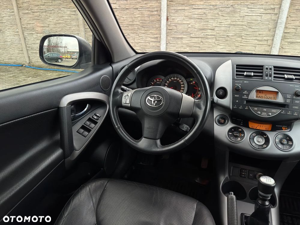 Toyota RAV4 2.2 D-4D Sol 180 - 25