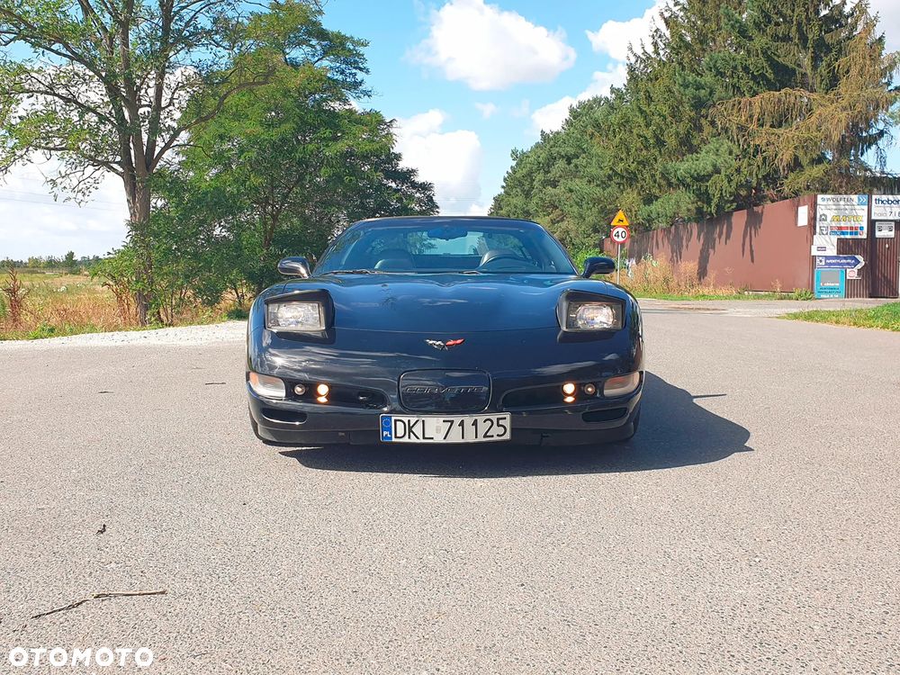 Chevrolet Corvette - 19