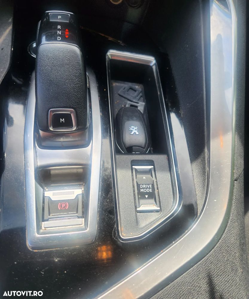Peugeot 3008 PureTech 130 Stop & Start GPF EAT8 Active Business-Paket - 22