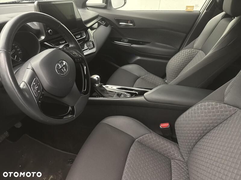 Toyota C-HR - 11