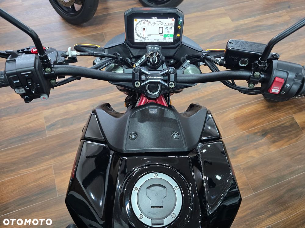 Honda Hornet - 4