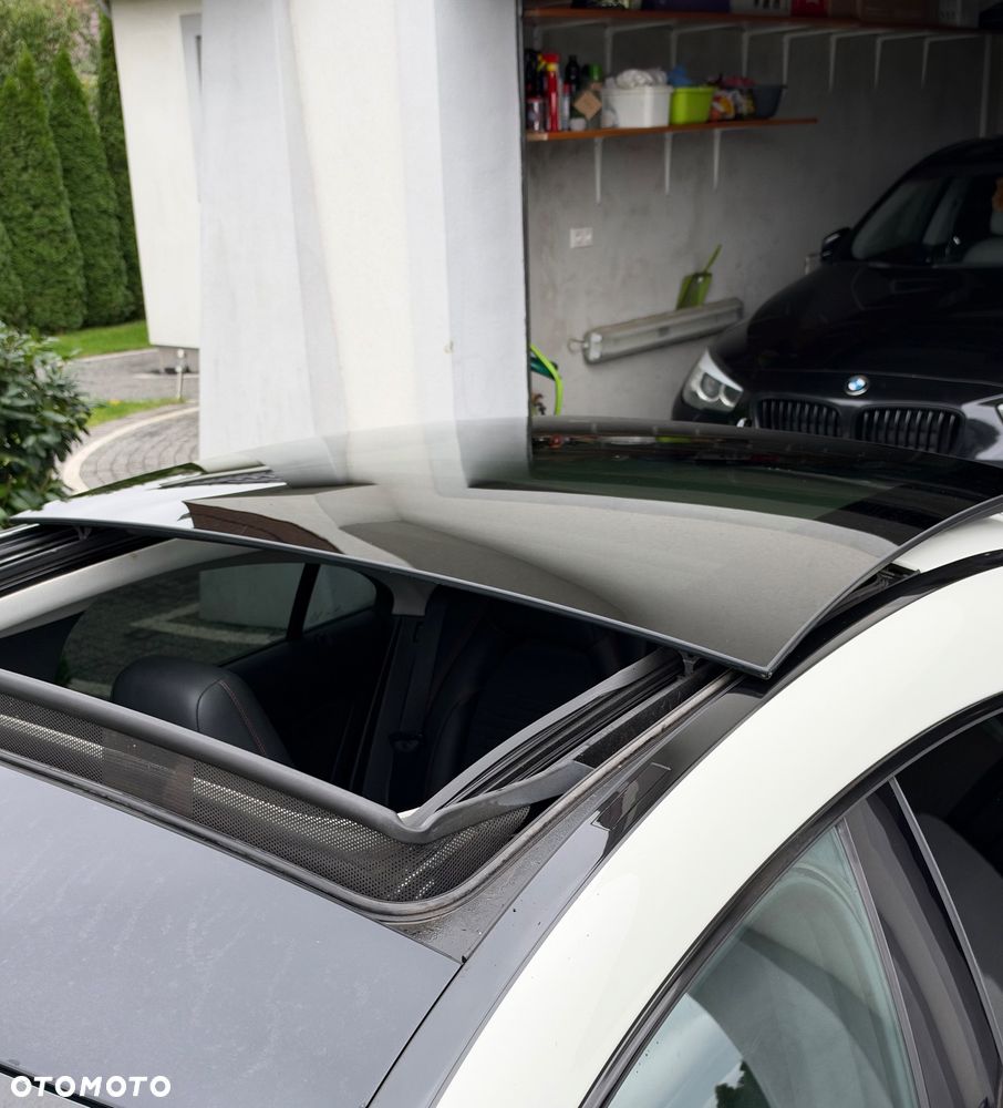 Mercedes-Benz CLA 200 7G-DCT AMG Line - 11