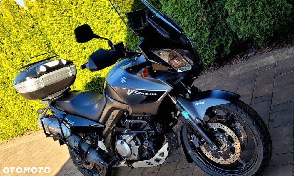 Suzuki V-STROM - 2