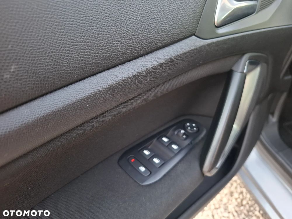 Peugeot 308 1.6 BlueHDi Allure S&S - 22