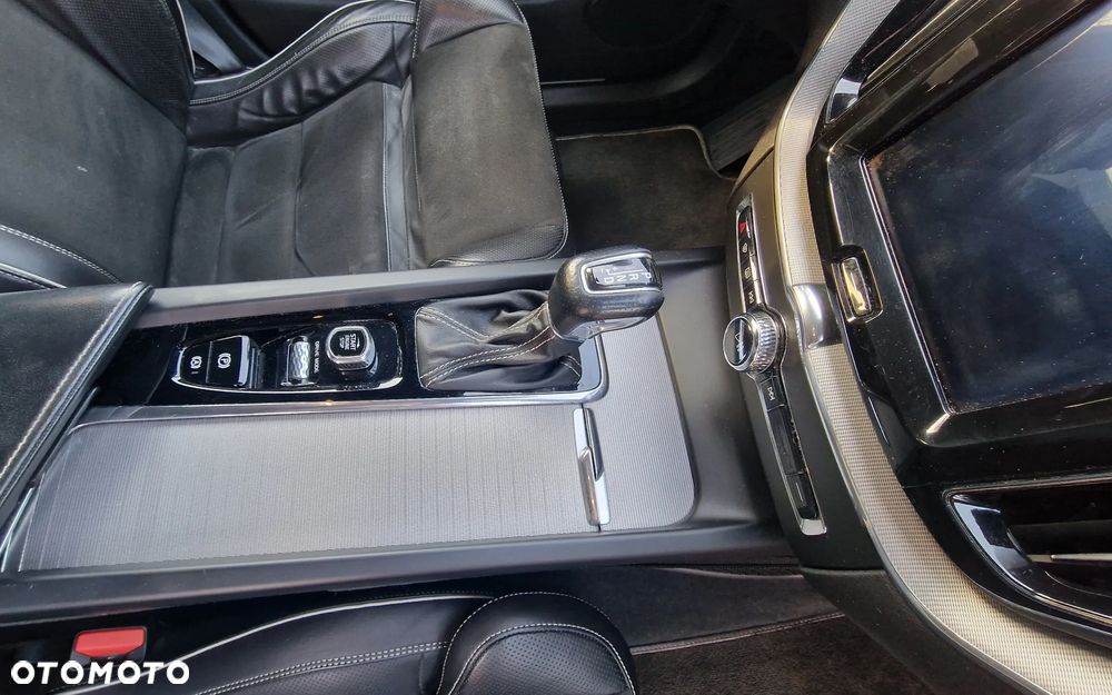 Volvo XC 60 T6 AWD R-Design - 13