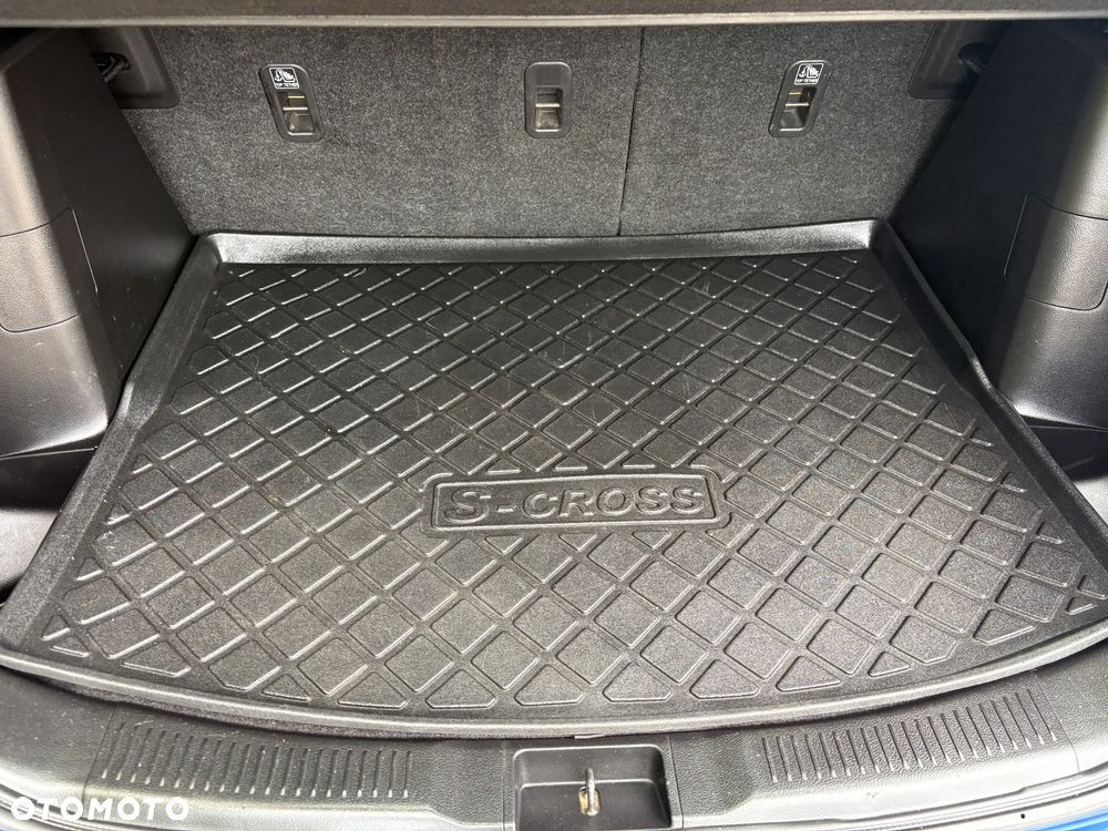 Suzuki SX4 1.6 Premium - 23